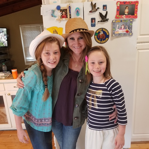 Meet your Posher, Sheila - Picture 4 of 4